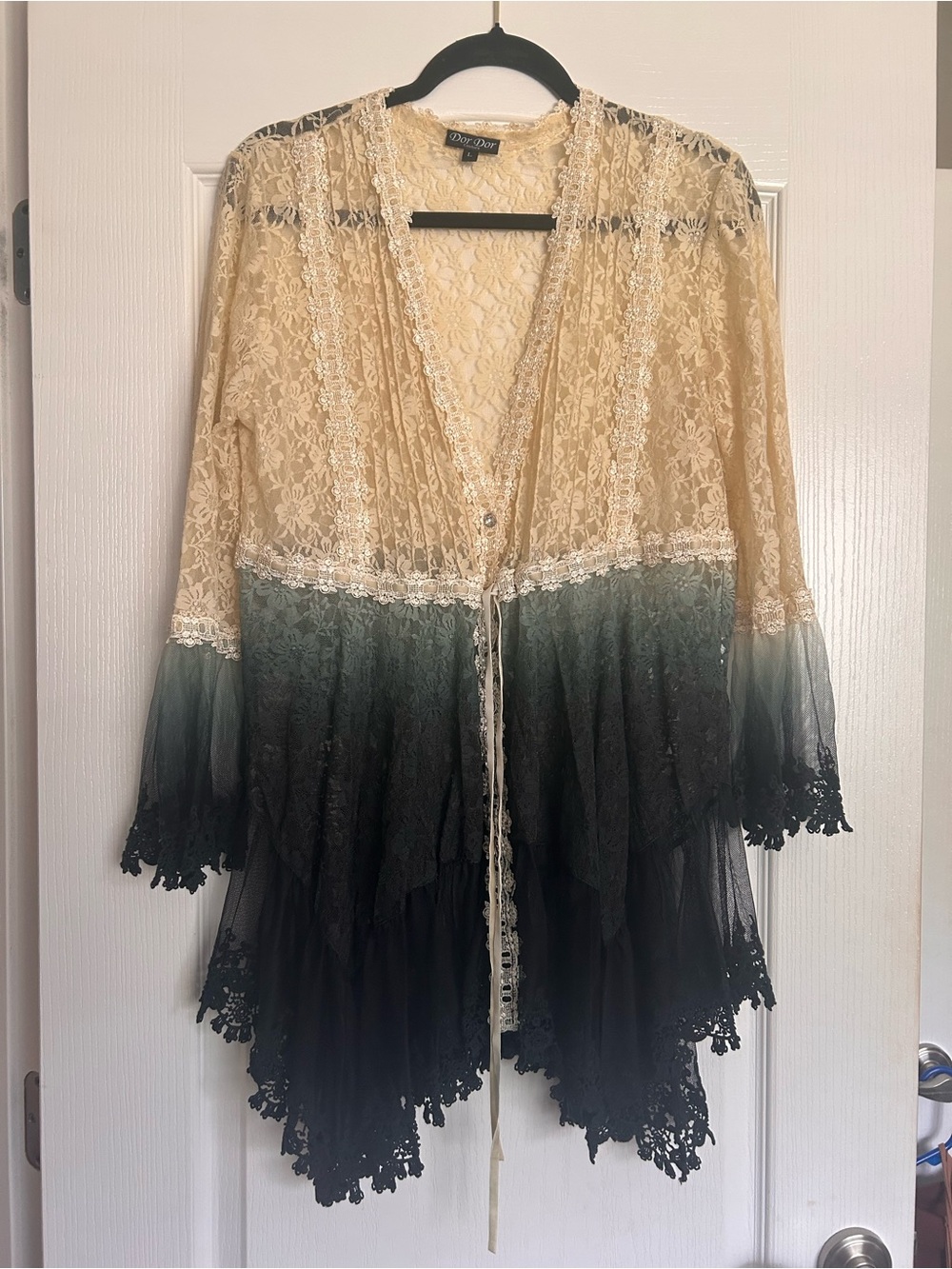 DAVI & DANI Cream to Black Lace Ombre Shrug
